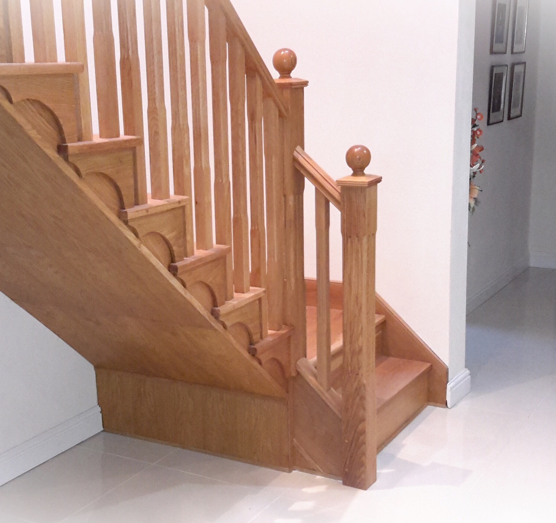 Oak stop chamfered spindles